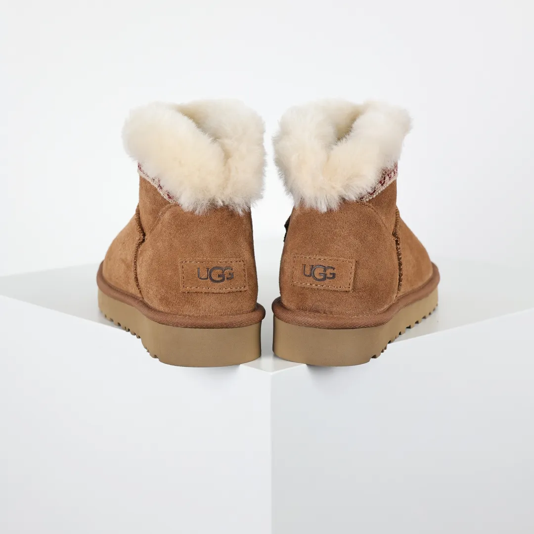 Copywriting price 💰600 The core recommendation is good price. The platform’s foreign trade is exclusively for UGG Classic women’s snow boots 1174496. Produced by the ten-year-old brand shoemaking factory production line. Pay attention to every detail. Longfeng A-grade genuine sheep fur is integrated. It is built in full compliance with the ZP process. Size: 35 36 37 38 39 40